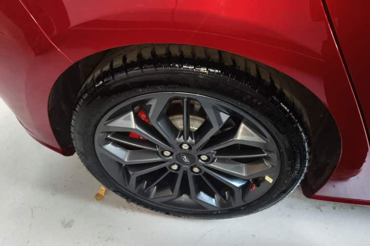 Used Ford Focus 2022 Hatchback EcoBoost 180 Automatic ST Line Right Rear Wheel Hub