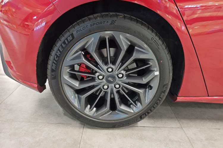Used Ford Focus 2022 Hatchback EcoBoost 180 Automatic ST Line Right Rear Wheel Hub