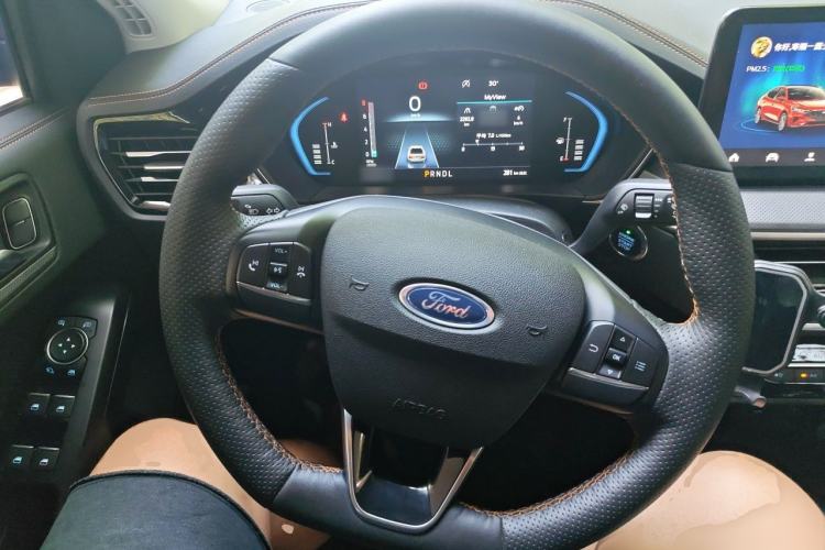 Used Ford Focus 2022 Sedan EcoBoost 180 Automatic Performance Edition Steering Wheel