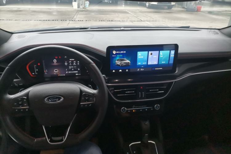 Used Ford Focus 2022 Hatchback EcoBoost 180 Automatic ST Line Center Console