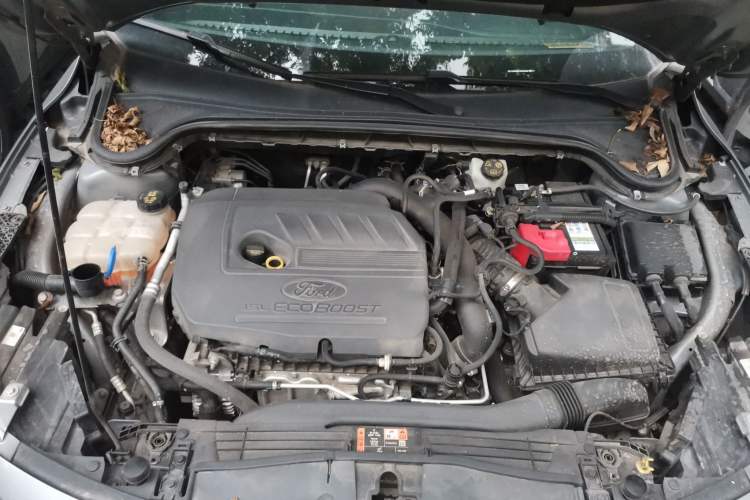 Used Ford Focus 2022 Hatchback EcoBoost 180 Automatic ST Line Engine Bay