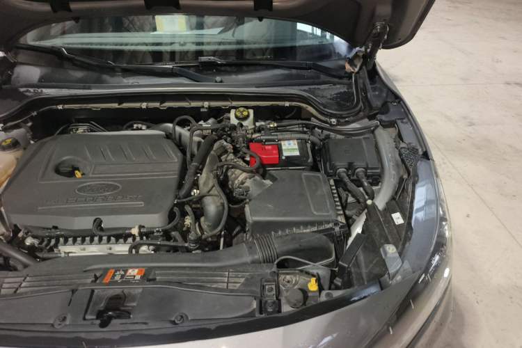 Used Ford Focus 2022 Hatchback EcoBoost 180 Automatic ST Line Engine Bay Left