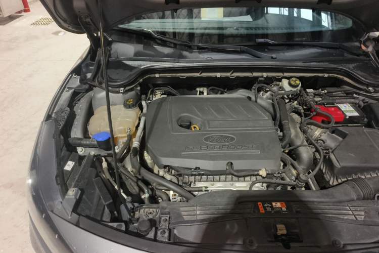 Used Ford Focus 2022 Hatchback EcoBoost 180 Automatic ST Line Engine Bay Right