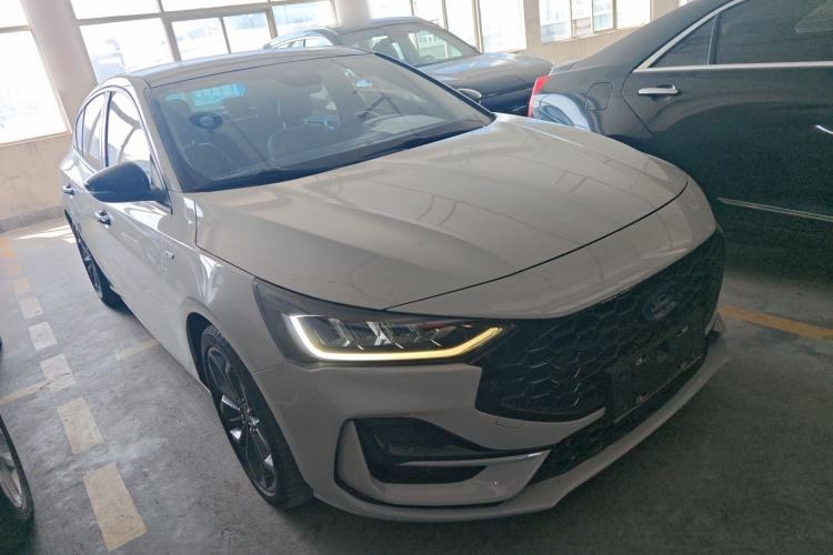 Used Ford Focus 2022 Sedan EcoBoost 180 Automatic ST Line Front Right 45 Deg