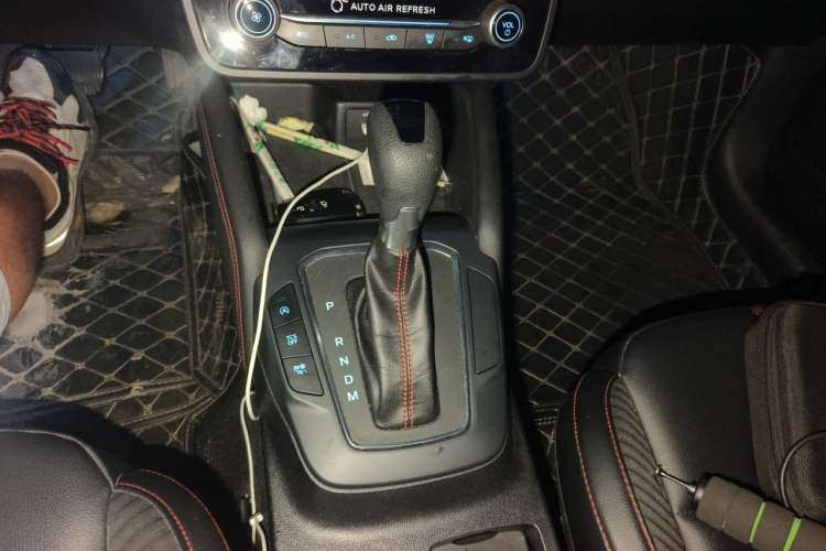 Used Ford Focus 2022 Hatchback EcoBoost 180 Automatic ST Line Gear Lever