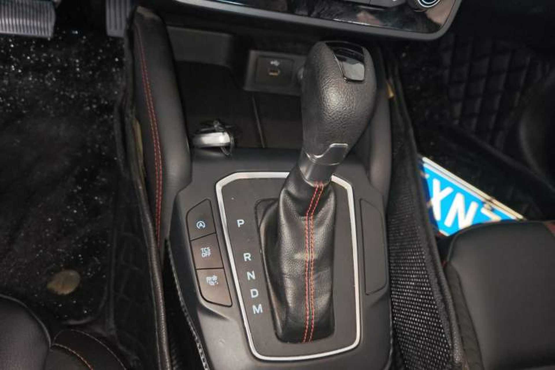 Used Ford Focus 2022 Sedan EcoBoost 180 Automatic ST Line Gear Lever