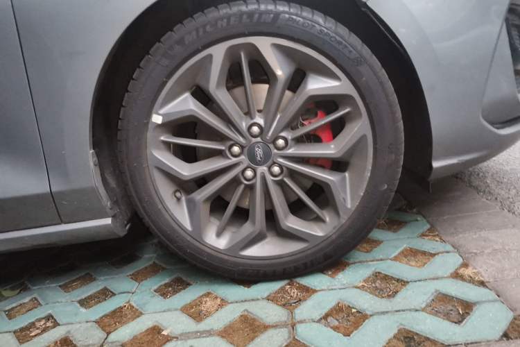 Used Ford Focus 2022 Hatchback EcoBoost 180 Automatic ST Line Right Front Wheel Hub