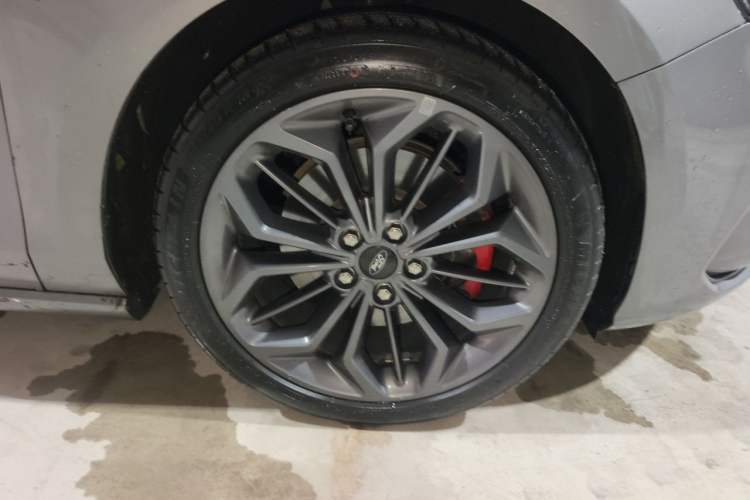 Used Ford Focus 2022 Hatchback EcoBoost 180 Automatic ST Line Right Front Wheel Hub