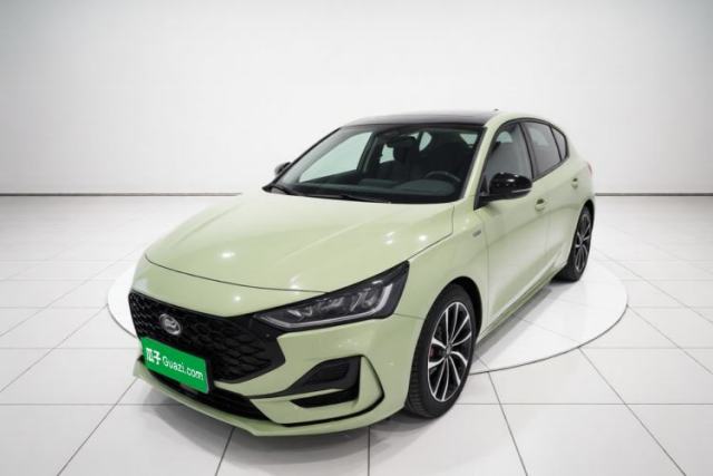 Ford Focus 2022 Hatchback EcoBoost 180 Automatic ST Line de segunda mano