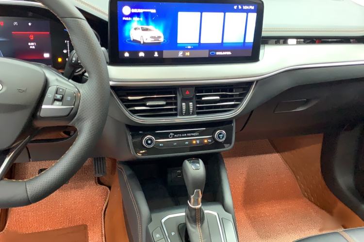 Used Ford Focus 2022 Sedan EcoBoost 180 Automatic Performance Edition Audio And AC Panel