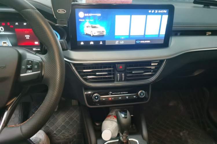 Used Ford Focus 2022 Sedan EcoBoost 180 Automatic Performance Edition Audio And AC Panel