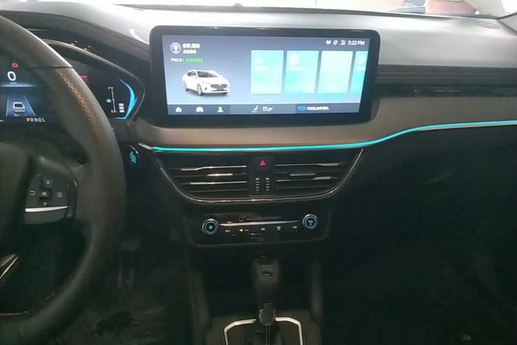 Used Ford Focus 2022 Sedan EcoBoost 180 Automatic Performance Edition Audio And AC Panel