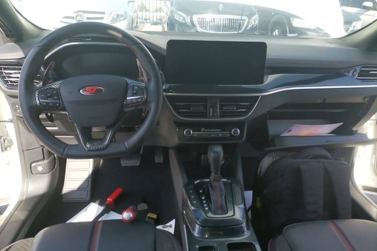 Used Ford Focus 2022 Sedan EcoBoost 180 Automatic ST Line Center Console