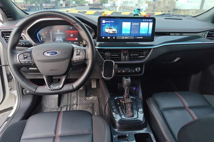 Used Ford Focus 2022 Sedan EcoBoost 180 Automatic ST Line Center Console