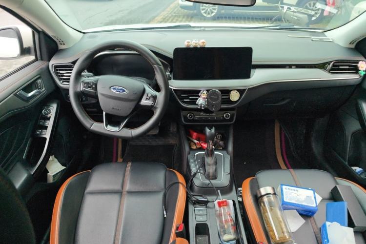Used Ford Focus 2022 Hatchback EcoBoost 180 Automatic Performance Edition Center Console