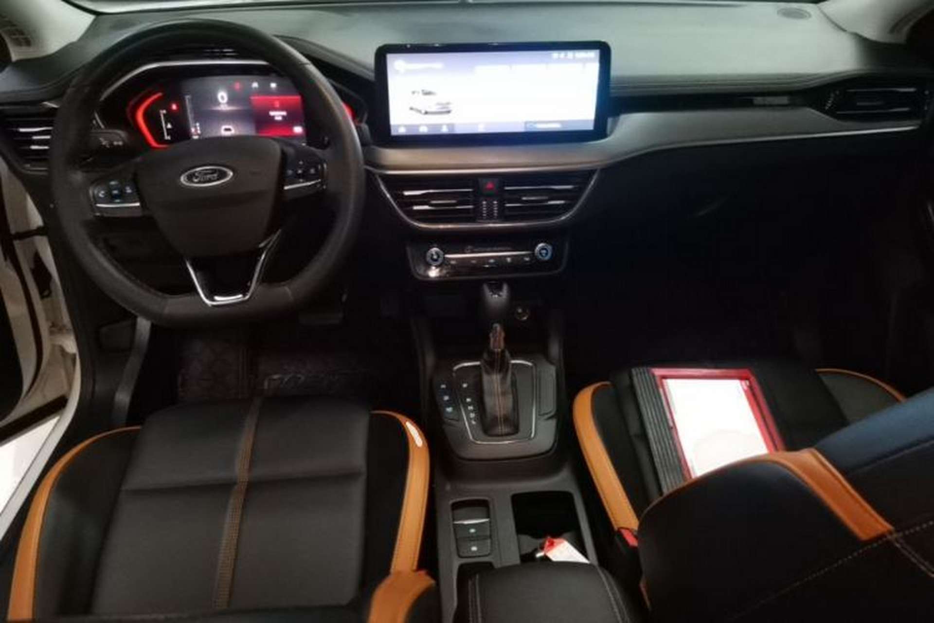 Used Ford Focus 2022 Sedan EcoBoost 180 Automatic Performance Edition Center Console