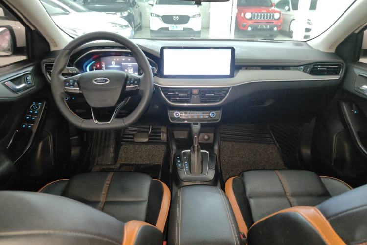 Used Ford Focus 2022 Sedan EcoBoost 180 Automatic Performance Edition Center Console