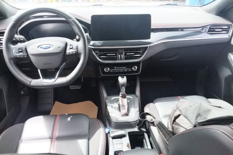 Used Ford Focus 2022 Sedan EcoBoost 180 Automatic ST Line Center Console