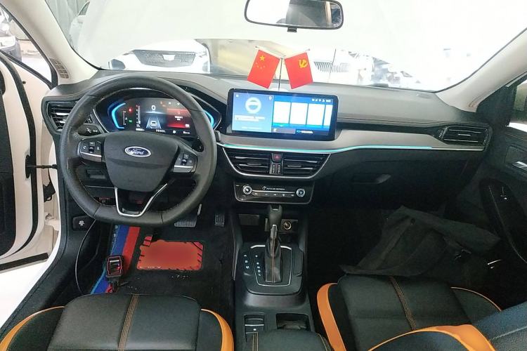Used Ford Focus 2022 Sedan EcoBoost 180 Automatic Performance Edition Center Console