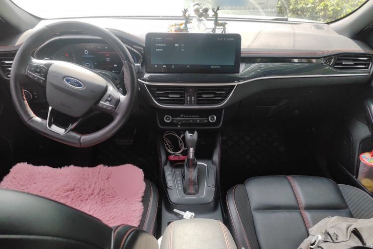 Used Ford Focus 2022 Sedan EcoBoost 180 Automatic ST Line Center Console