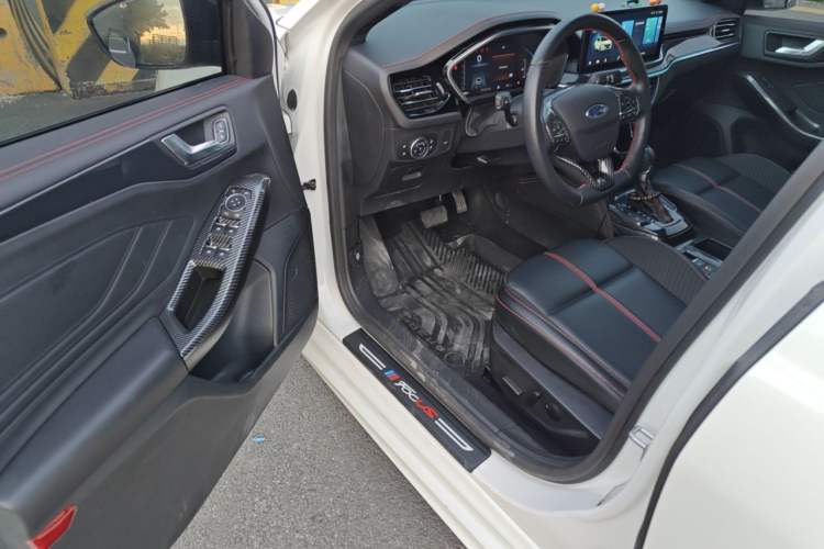 Used Ford Focus 2022 Sedan EcoBoost 180 Automatic ST Line Driver Seat