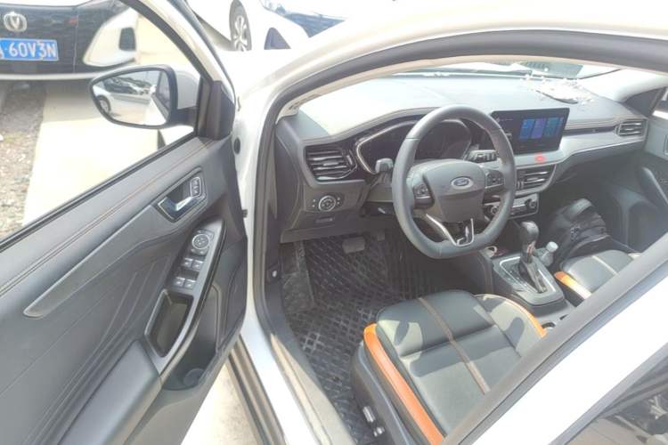 Used Ford Focus 2022 Hatchback EcoBoost 180 Automatic Performance Edition Driver Seat
