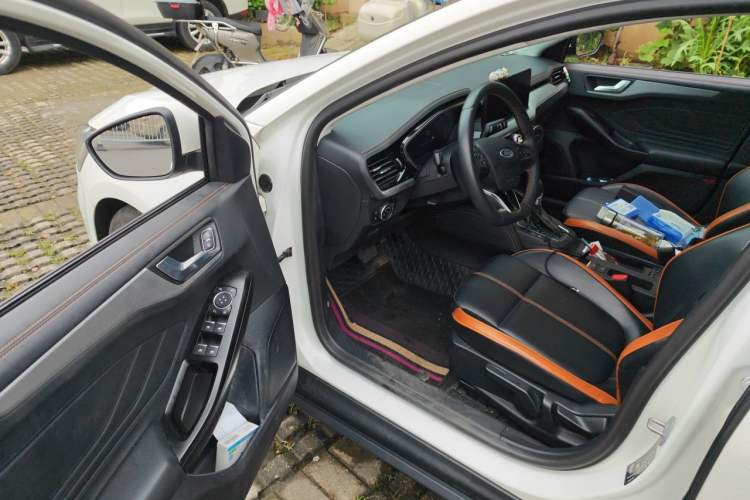 Used Ford Focus 2022 Hatchback EcoBoost 180 Automatic Performance Edition Driver Seat