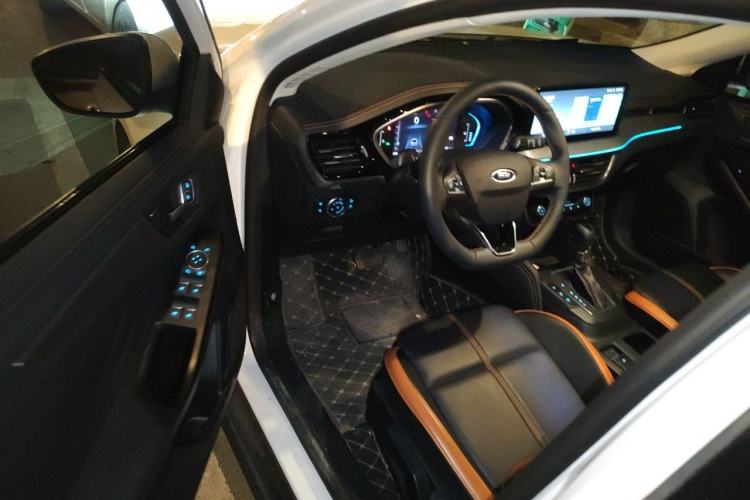 Used Ford Focus 2022 Hatchback EcoBoost 180 Automatic Performance Edition Driver Seat