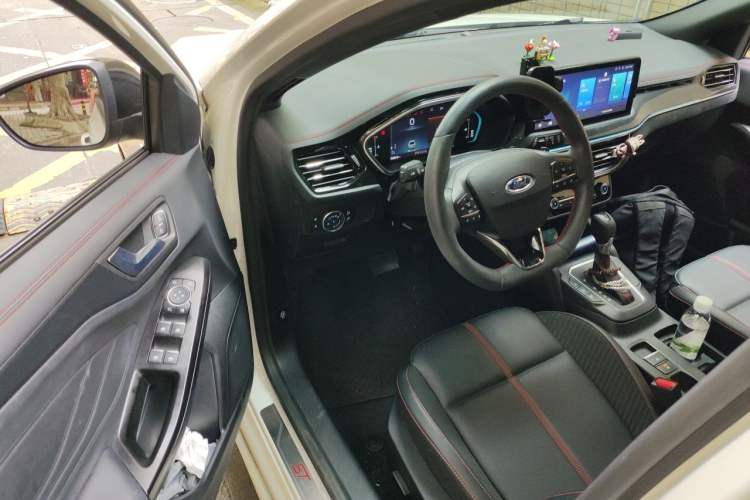 Used Ford Focus 2022 Hatchback EcoBoost 180 Automatic ST Line Driver Seat