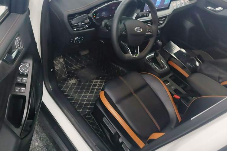 Used Ford Focus 2022 Hatchback EcoBoost 180 Automatic Performance Edition Driver Seat