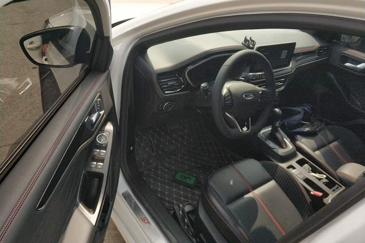 Used Ford Focus 2022 Hatchback EcoBoost 180 Automatic ST Line Driver Seat