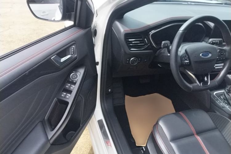 Used Ford Focus 2022 Sedan EcoBoost 180 Automatic ST Line Driver Seat