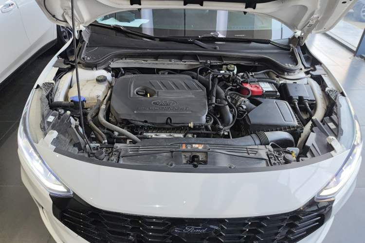 Used Ford Focus 2022 Hatchback EcoBoost 180 Automatic Performance Edition Engine Bay
