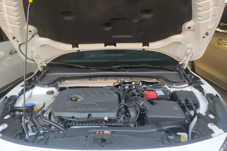 Used Ford Focus 2022 Hatchback EcoBoost 180 Automatic ST Line Engine Bay