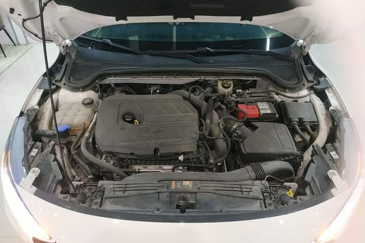 Used Ford Focus 2022 Hatchback EcoBoost 180 Automatic ST Line Engine Bay