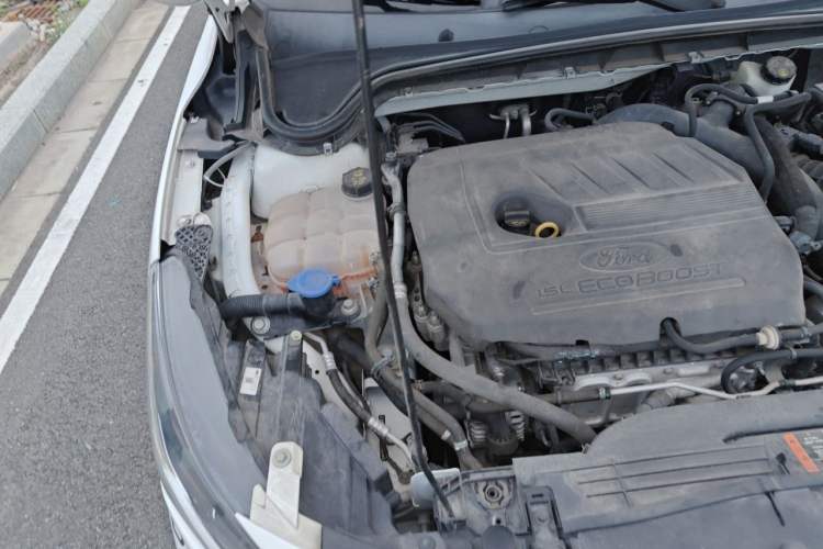 Used Ford Focus 2022 Sedan EcoBoost 180 Automatic ST Line Engine Bay Right