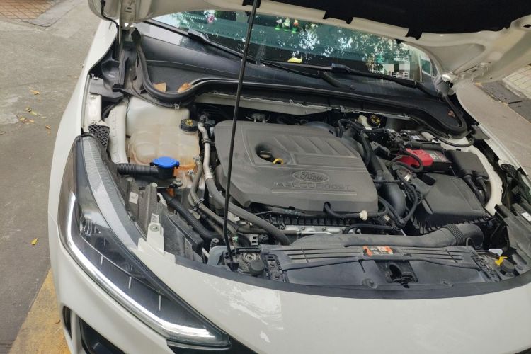 Used Ford Focus 2022 Hatchback EcoBoost 180 Automatic ST Line Engine Bay Right