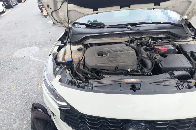 Used Ford Focus 2022 Sedan EcoBoost 180 Automatic Performance Edition Engine Bay Right