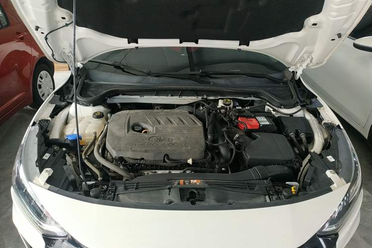 Used Ford Focus 2022 Sedan EcoBoost 180 Automatic Performance Edition Engine Bay