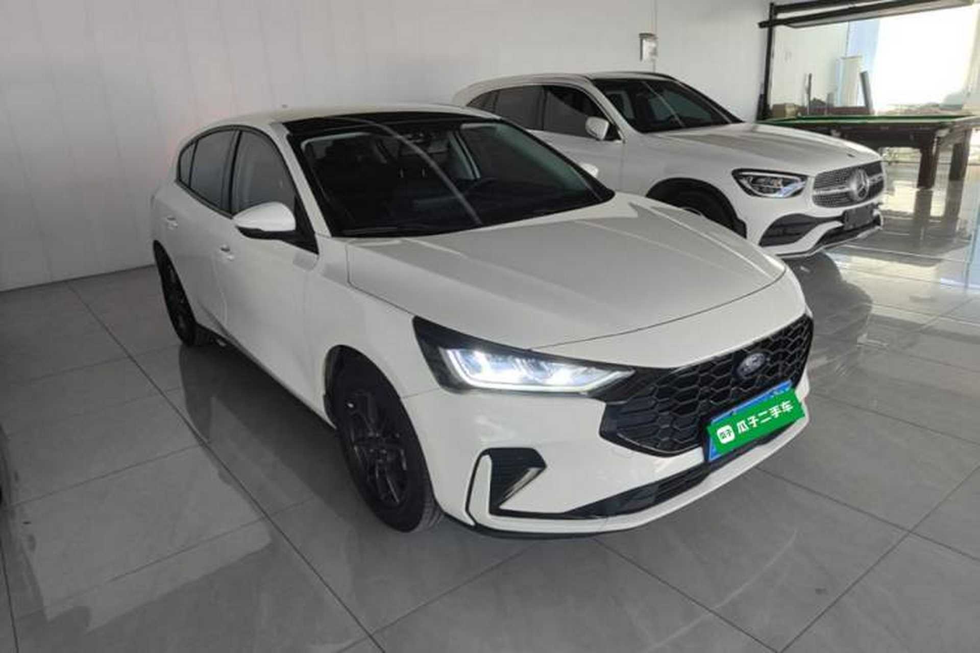 Used Ford Focus 2022 Hatchback EcoBoost 180 Automatic Performance Edition Exterior 1