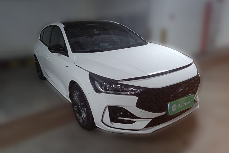 Used Ford Focus 2022 Hatchback EcoBoost 180 Automatic ST Line Exterior 2