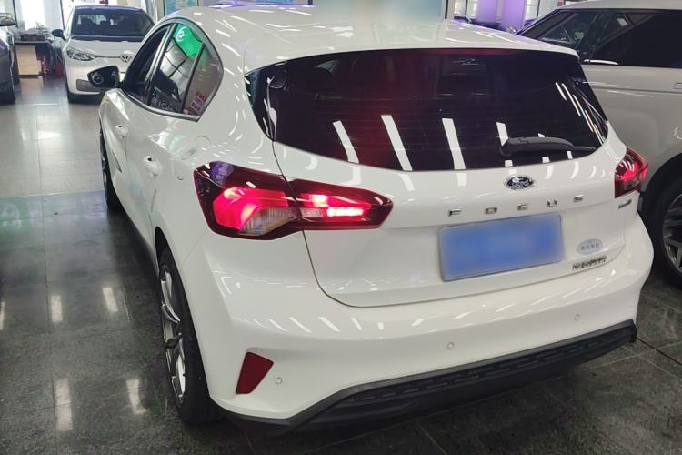 Used Ford Focus 2022 Hatchback EcoBoost 180 Automatic Performance Edition Exterior 2