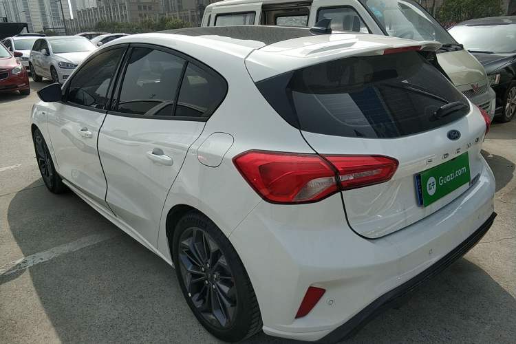 Used Ford Focus 2022 Hatchback EcoBoost 180 Automatic ST Line Exterior 2