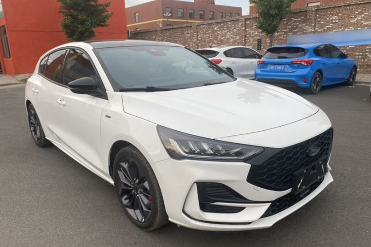 Used Ford Focus 2022 Hatchback EcoBoost 180 Automatic ST Line Exterior 2