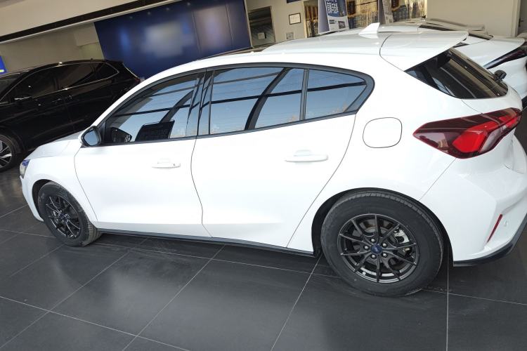 Used Ford Focus 2022 Hatchback EcoBoost 180 Automatic Performance Edition Exterior 3