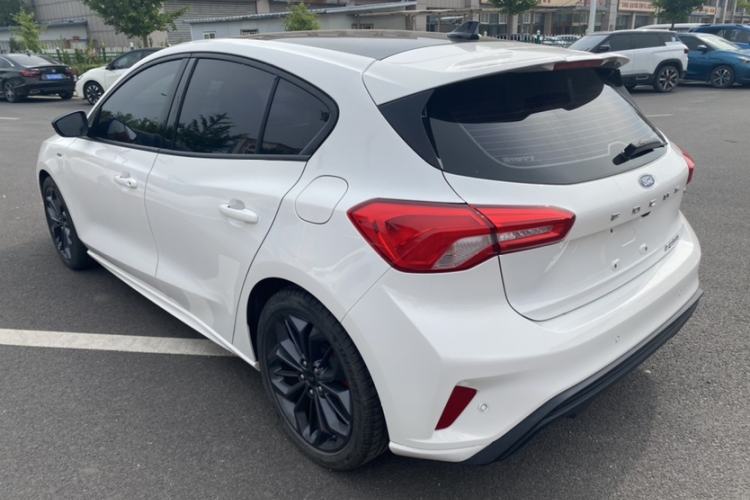 Used Ford Focus 2022 Hatchback EcoBoost 180 Automatic ST Line Exterior 3