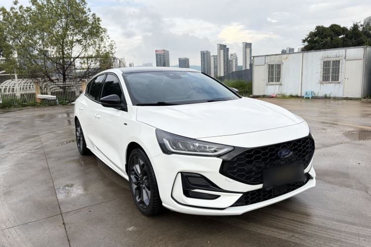 Used Ford Focus 2022 Sedan EcoBoost 180 Automatic ST Line Exterior 3