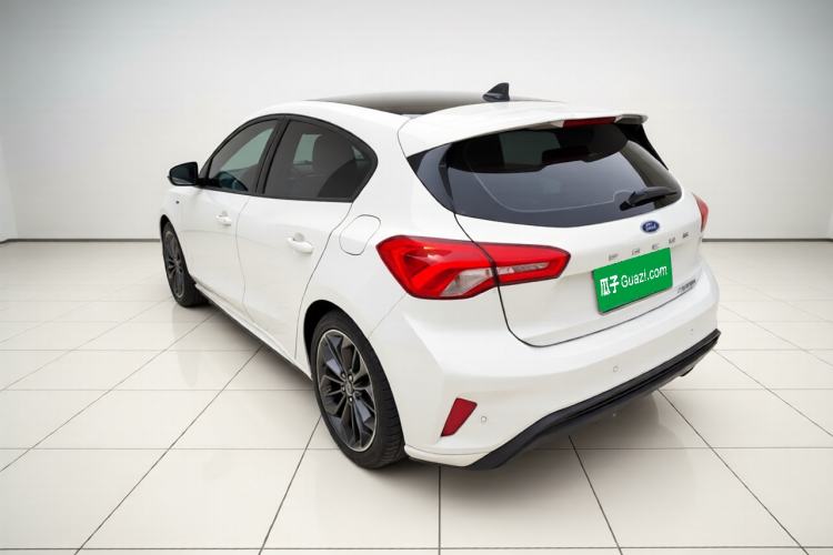 Used Ford Focus 2022 Hatchback EcoBoost 180 Automatic ST Line Exterior 3