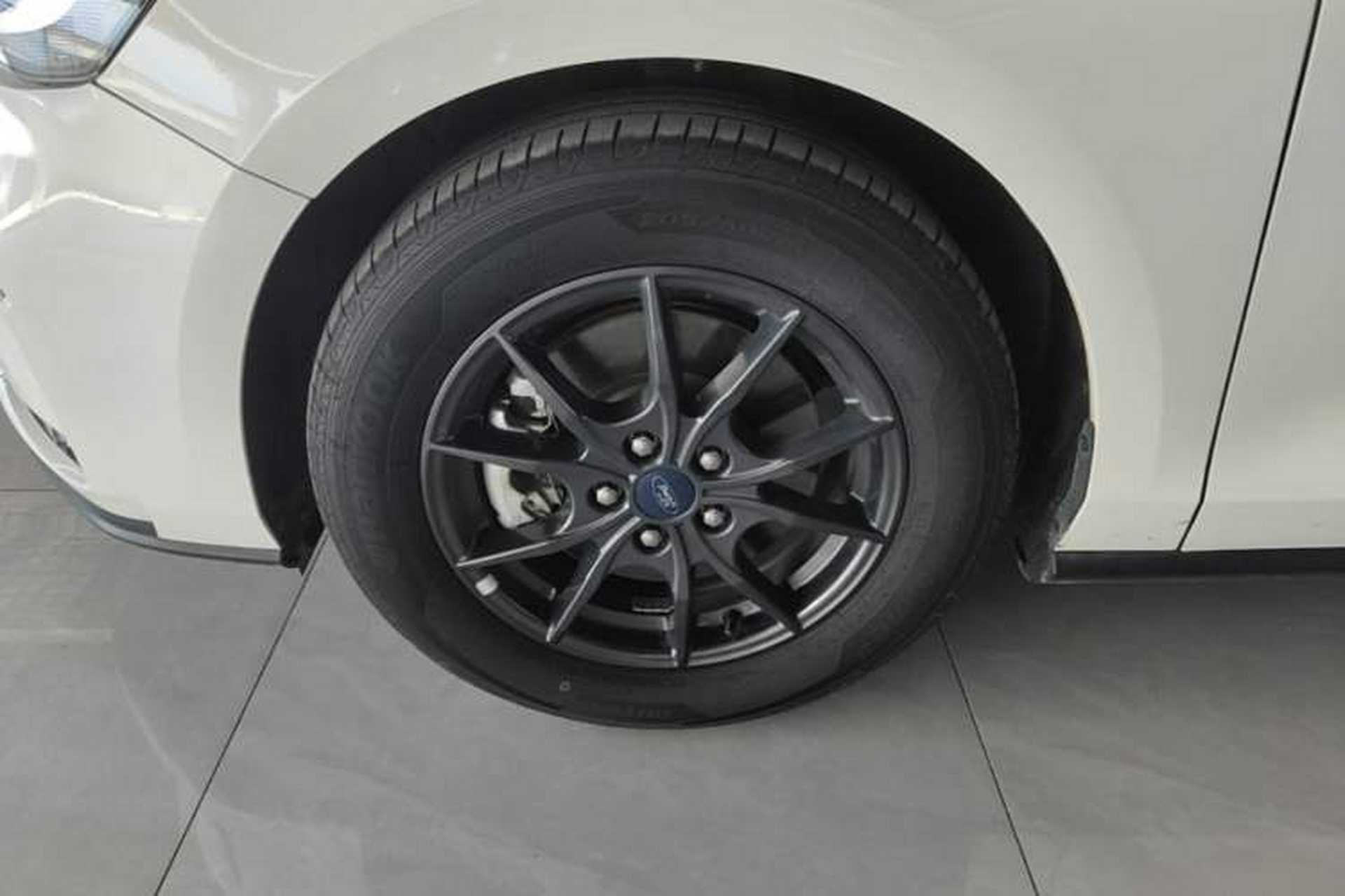 Used Ford Focus 2022 Hatchback EcoBoost 180 Automatic Performance Edition Exterior 4