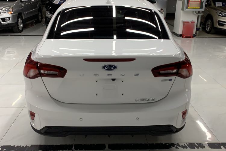 Used Ford Focus 2022 Sedan EcoBoost 180 Automatic Performance Edition Exterior 4